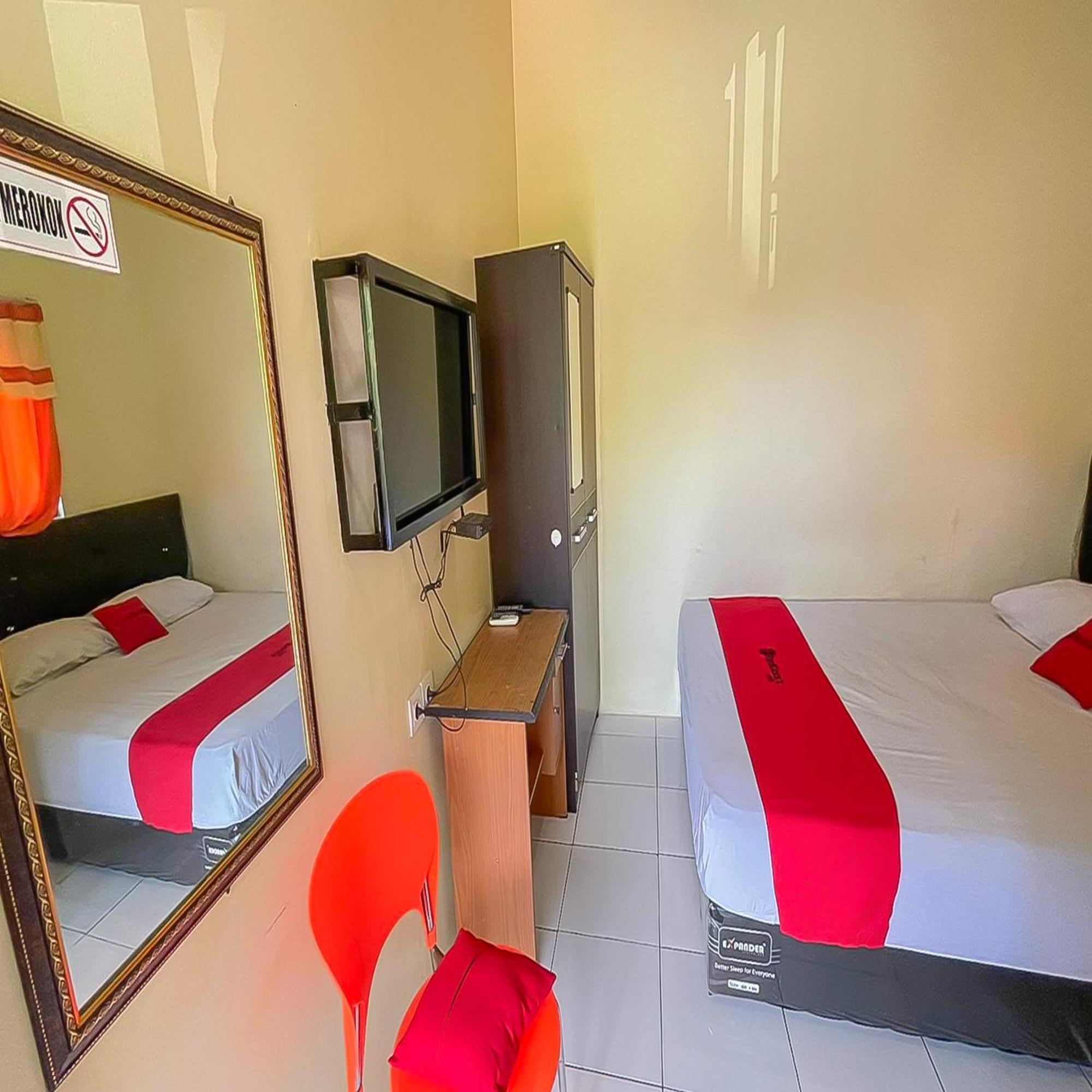 Hotel Reddoorz At Wahidin Street Cirebon Exteriér fotografie